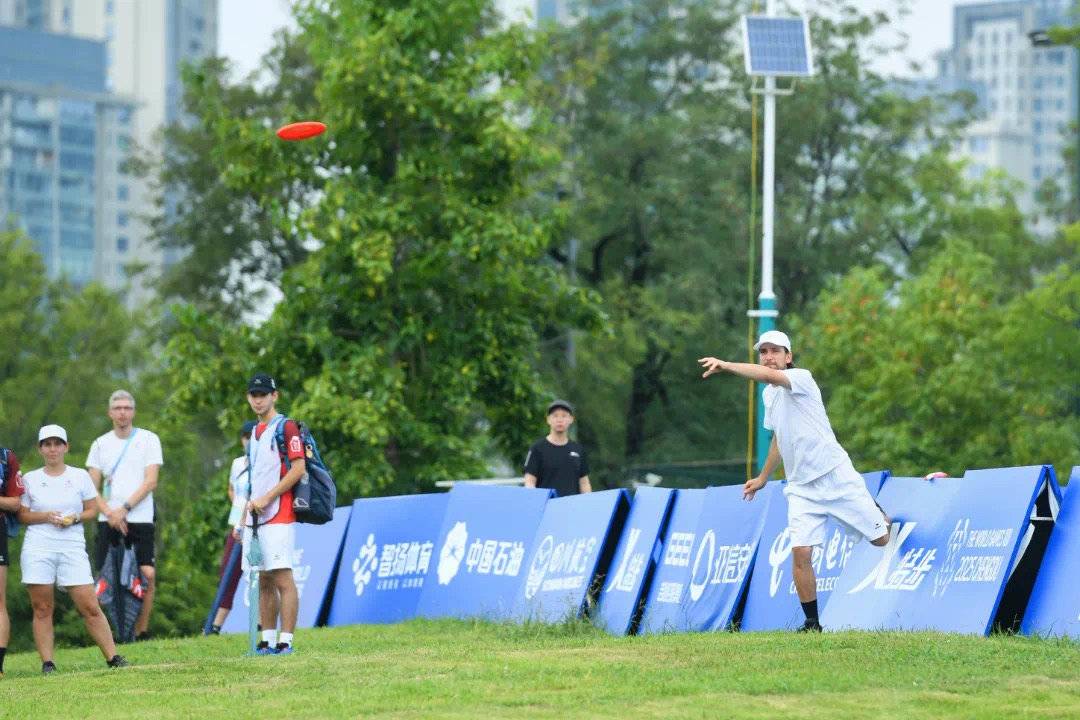 露天赛场上, class, alt 露天赛场上, class, alt